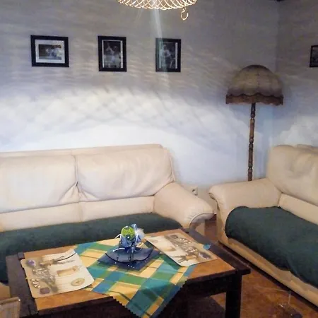 Beautiful In W 3 Bedrooms Holiday home Ratiskovice